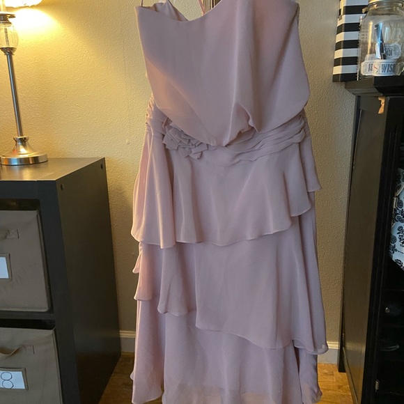 Fun spring dress, never been worn only fitted for a bridal shoot. - Picture 2 of 7